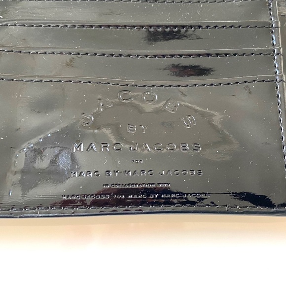 Marc Jacobs Envelope Patent Leather Wristlet - Picture 2 of 6